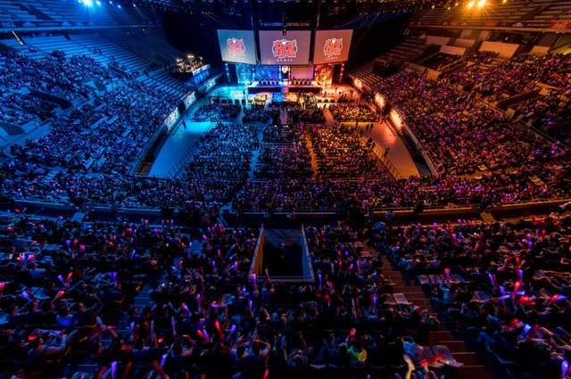 好奇的笑容 好奇的笑容